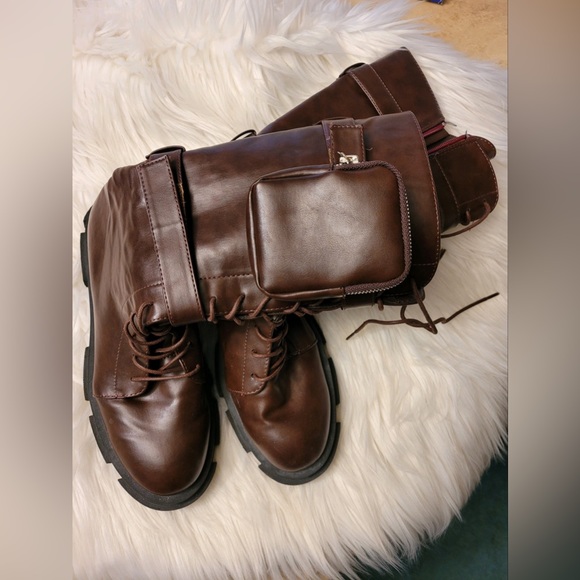 Brown combat boat - Picture 2 of 5